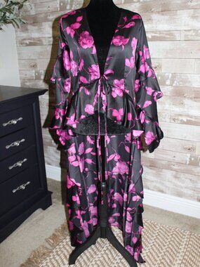 Black Hot Pink Hi-Low Satin Duster w/Ruffled Sleeves Tie Front